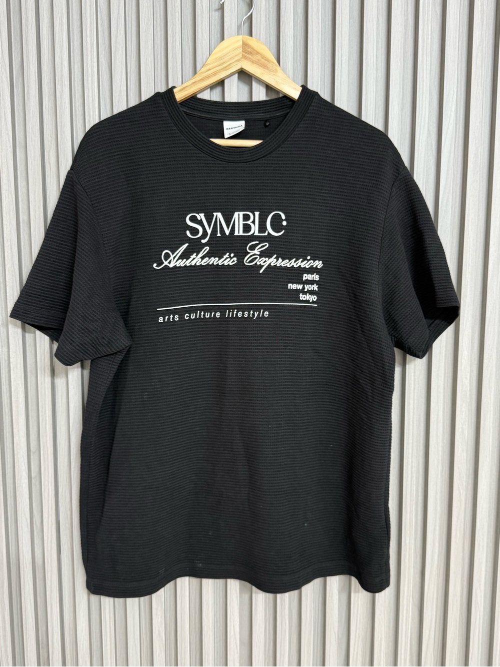 Bershka Black Graphic Logo T-Shirt